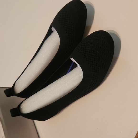 Awhile ballet flats.  Black knit new in box - Picture 1 of 7